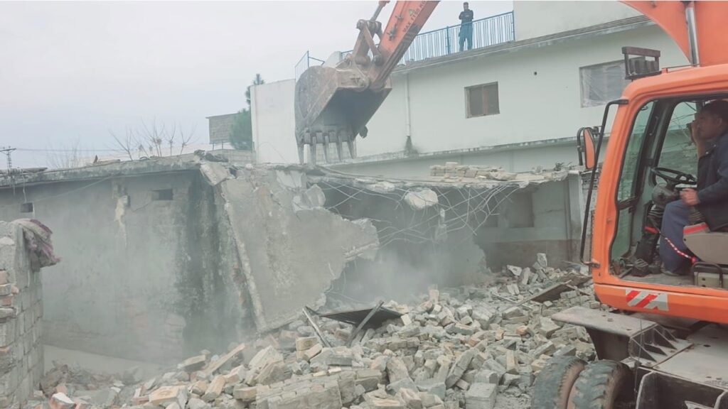 Major operation against encroachments in Sector 141-G, several illegal houses demolished